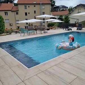 ** Hotel Logis Restaurant Les Carillons France